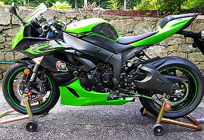Kawasaki : Ninja 2011 zx 6 r with extras and upgrades