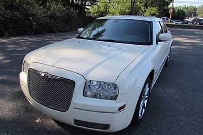 Chrysler : 300 Series 4dr Sedan 300 Touring RWD 2008 chrysler 300 touring signature nav leather loaded one owner clean car fax