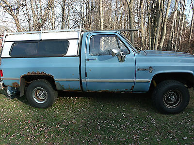 Chevrolet : C-10 2 door cab 1985 chevy custom deluxe pickup 4 x 4