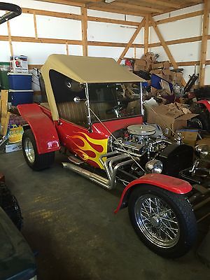 Ford : Model T T-Bucket 1923 t bucket red with flame design excellent condition