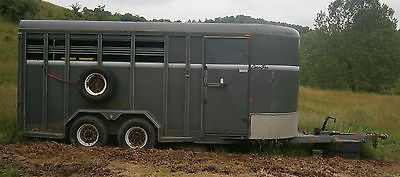 Customized 3 Horse Slant BP Corn Pro trailer with extension/tackroom