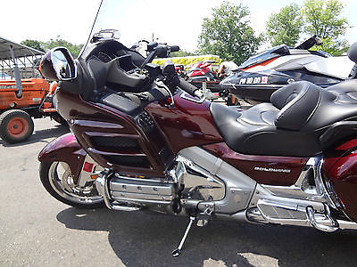 Honda : Gold Wing 2006 honda goldwing great condition with audio comfort and navigation package