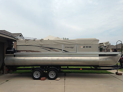 2011 pontoon boat