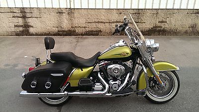 Harley-Davidson : Touring FLHRC 2011 harley davidson road king classic flhrc rare color 103 motor abs