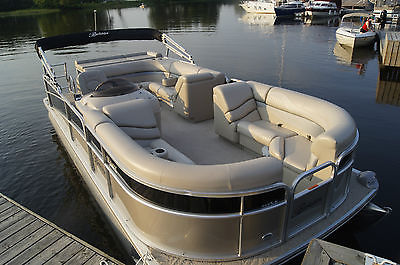 2012 berkshire 22 ft pontoon boat