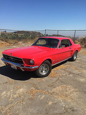 Ford : Mustang coupe 1967 ford mustang base 3.3 l