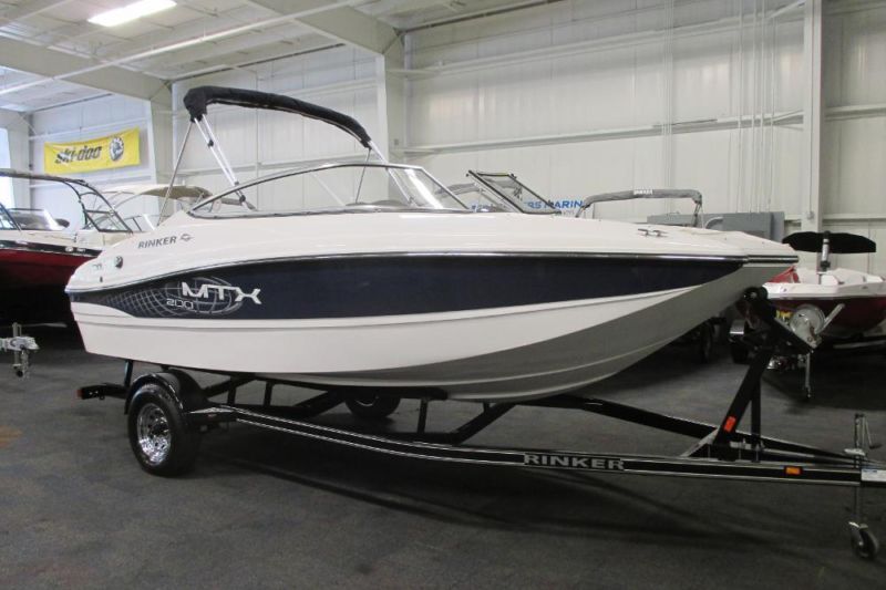LIKE NEW 2014 Rinker 200 MTX w/Only 2 Engine Hours!