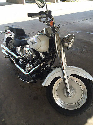 Harley-Davidson : Softail 2005 hd fatboy low miles recent oil change pearl white fuel injected