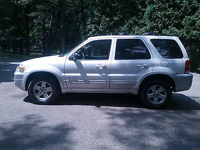 Ford : Escape Hybrid Sport Utility 4-Door 2005 ford escape hybrid 4 wd with navigation new hybrid battery and new tires