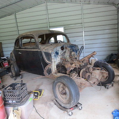 Packard 1938 club coupe in need of restoration