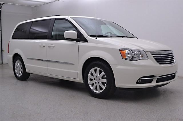 2013 Chrysler Town And Country Gray Cars for sale