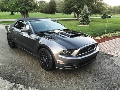 Ford : Mustang v6 PREMIUM Convertible  2014 ford mustang convertible v 6 premium under warranty trades welcomed