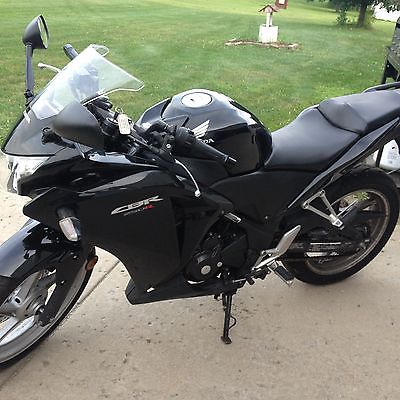 Honda : CBR Black motorcycle