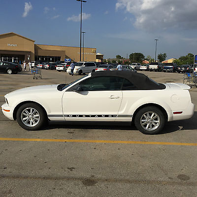 Ford : Mustang 2 door convertible Excellent condition Ford Mustang Convertible