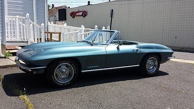 Chevrolet : Corvette . 1967 corvette triple blue 327 300 hp 4 speed