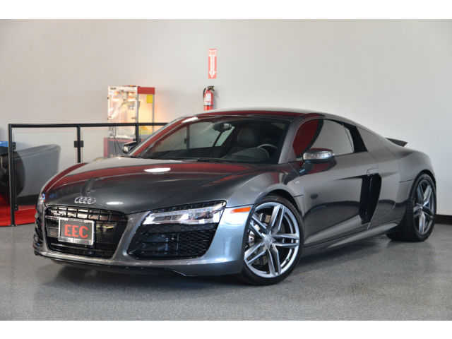 Audi : R8 5.2 (S tron Super loaded and equipped!