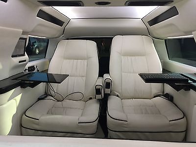 Chevrolet : Suburban White Interior/Black Oak Bartops NEW Mobile Office 