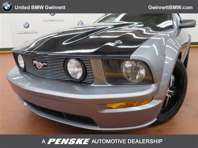 2006 Ford Mustang Coupe 2dr Coupe GT Deluxe Coupe