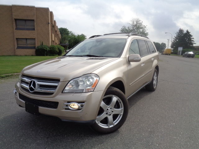 Mercedes-Benz : GL-Class BENZ GL450 2007 mercedes benz gl 450 4 matic awd fully loaded tv dvd low miles like new 3 row