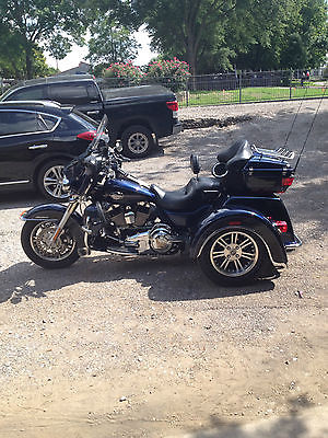 Harley-Davidson : Touring beutiful tri glide trike