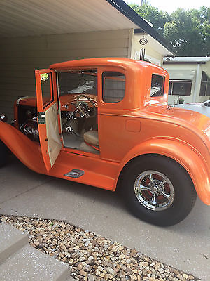 Ford : Model A 1930 coupe steel body 700 r transmission 383 stroker engine 2400 miles on engine