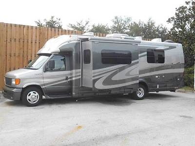 2006 ISATA M282 TOURING-10K MILES-SLIDE OUT-TWIN BEDS-LIKE NEW-WOW!