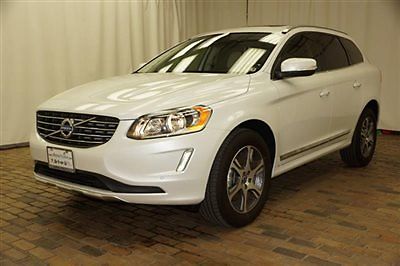 Volvo : XC60 2015.5 AWD 4dr T6 2015.5 awd 4 dr t 6 ice white mgr demonstrator