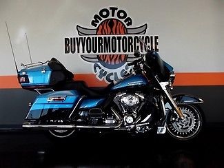 Harley-Davidson : Touring 2011 blue flhtk