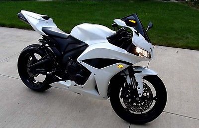 Honda : CBR 2008 honda cbr 600 rr stunning white beauty