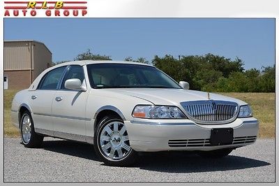 Lincoln : Town Car Signature Limited 2005 town car signature limited 17 k original miles one owner one of a kind