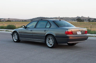 BMW : 7-Series 740il Sport pkg, low mileage!