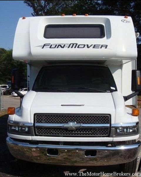2008 Four Winds Fun Mover Diesel Toy Hauler 37'