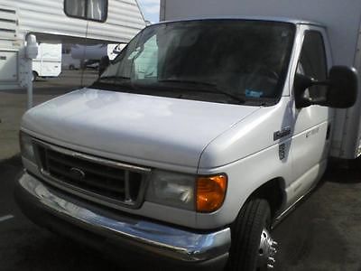 Ford : E-Series Van XL 2006 ford e 450 6.0 l diesel with 14 box with slide up door
