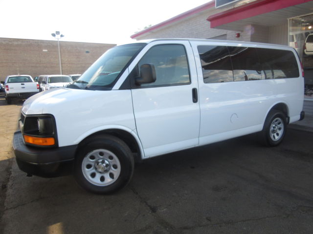 Chevrolet : Express RWD 1500 135 White 1500 LS 88k CA Miles Warranty 8 Pass Rear Air Cloth Sts