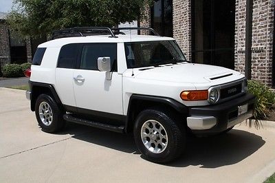 Toyota : FJ Cruiser 4WD White 4WD Only 6k Miles Convenience Pkg Upgrade Pkg Roof Rack 1-Owner Immaculate
