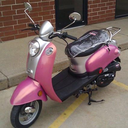 Brand New 50cc 4 Stroke Moped Pink Retro Scooter