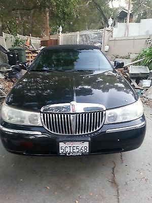 Lincoln : Town Car Executive with fabric top  LINCOLN: Town Car Executive 4 Door Sedan 2001, 99,600 miles, Good Working Cond.