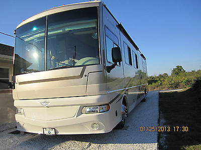 2007 Fleetwood Expedition 38 S (Like New)