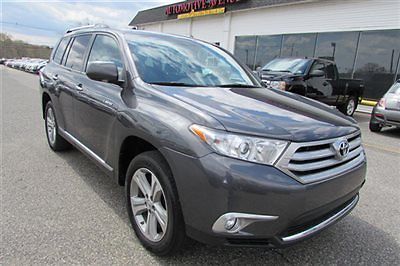 Toyota : Highlander 4WD 4dr V6  Limited 2013 toyota highlander limited only 28 k miles clean car fax best price