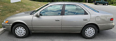 Toyota : Camry LE 4-door Silver Toyota Camry LE 1998 Automatic 4-Door 151K miles