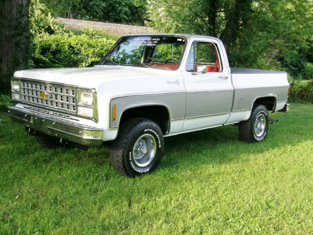 Chevrolet : C/K Pickup 1500 SILVERADO 38 000 original miles short box 4 x 4 350 v 8 unbelievable nice truck