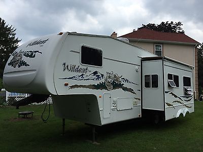 2005 WILDCAT by FOREST RIVER 5TH WHEEL DOUBLE BunkBed TRAILER Sleeps10 PEOPLE !!