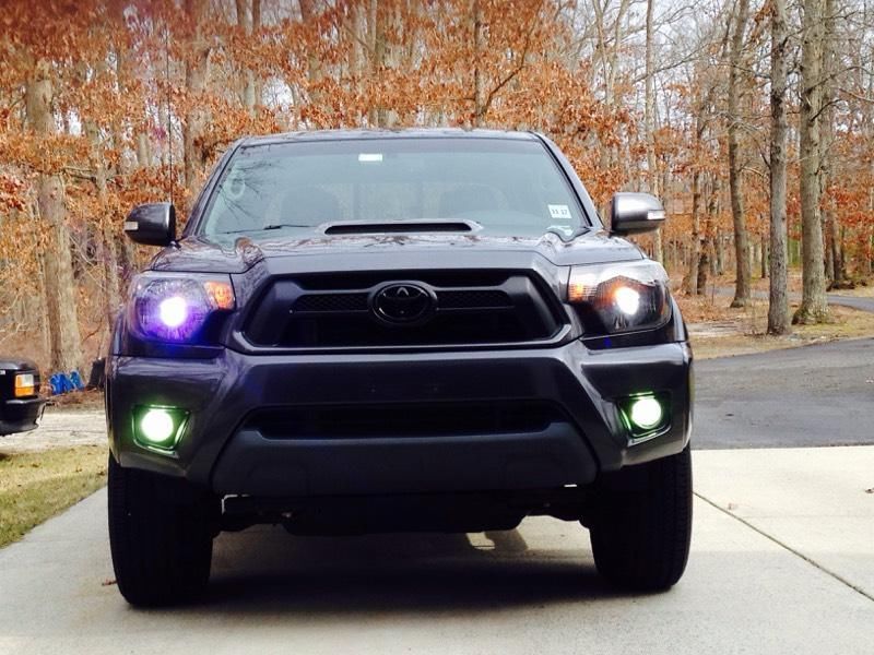 Real HID headlights for Toyota Tacoma 2005