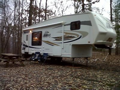 Jayco Eagle Lite Fifth Wheel RV in excellent condition