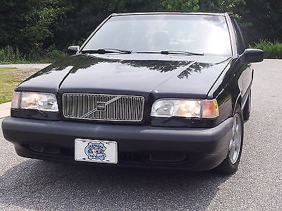 Volvo : 850 Base Model with many POSITIVES Garage Kept '97 Volvo 850 Black In&Out, Leather w/ cold A/C, 70,000 orig miles