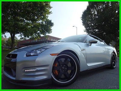 Nissan : GT-R Track Edition SUPER SILVER 1 OWNER WE FINANCE! 3.8 l navigation gtr logo mats 100 factory original books and keys clear bra