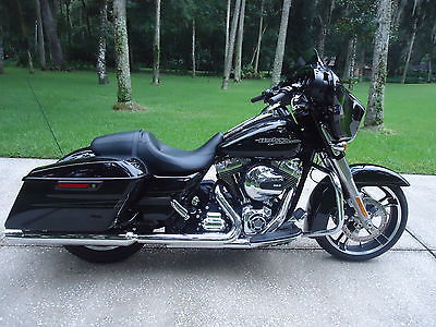 Harley-Davidson : Touring 2015 harley streetglide special only 87 miles and pristine shape