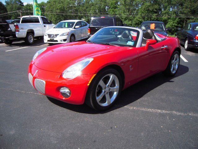 Pontiac : Solstice 2dr Conv 2008 solstice convertible 5 speed manual 2.4 l rwd traction leather low miles 30 k
