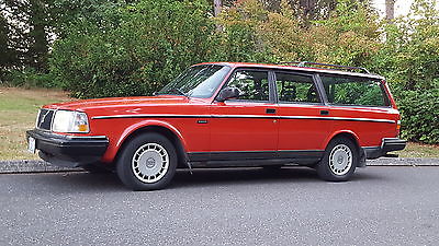 Volvo : 240 1993 240 volvo wagon cherry red 128 k