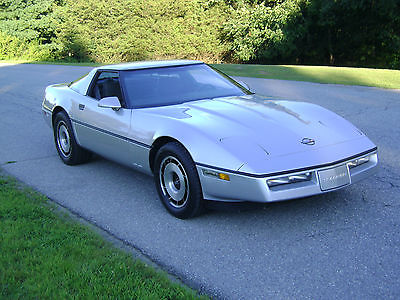 Chevrolet : Corvette coupe 1984 corvette with very low milage